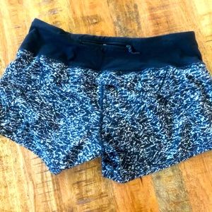 Lululemon speed up short 2.5